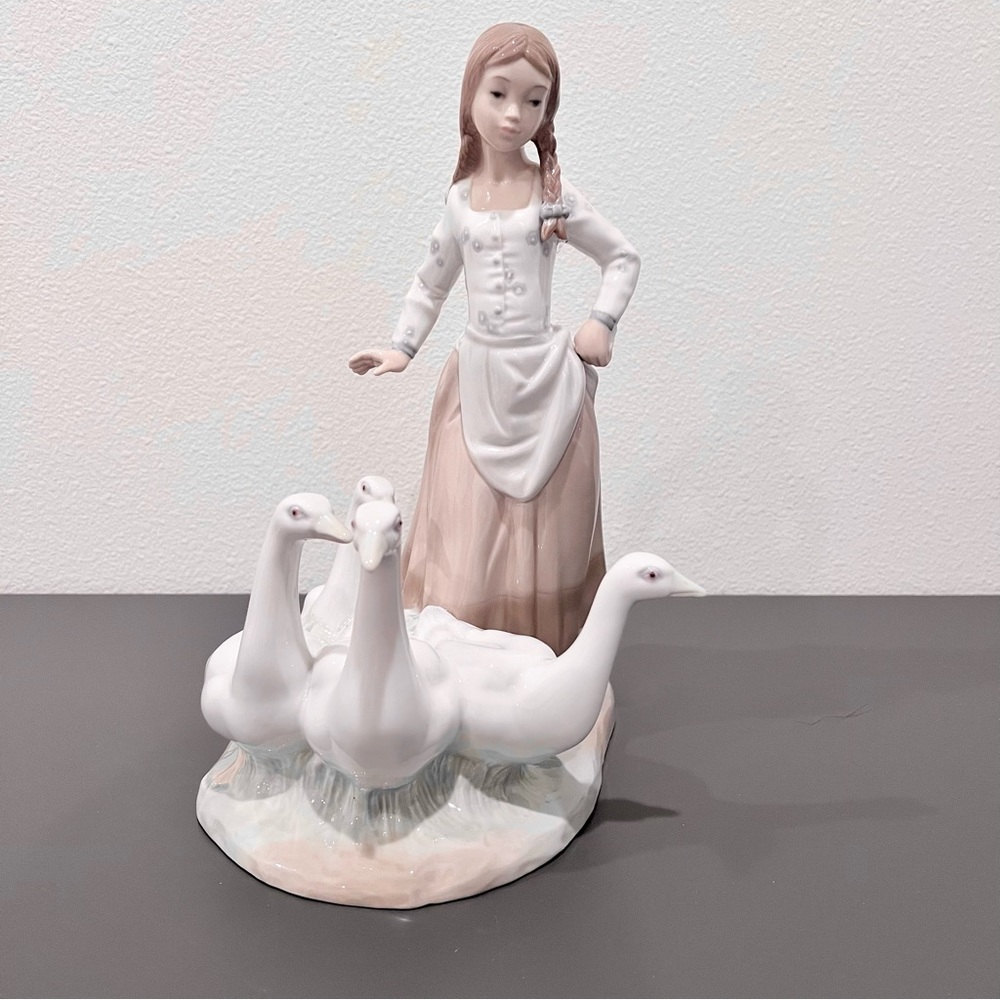 TALL 13” Lladro Zaphir‎ Porcelain Figurine Girl With Four Geese - Vintage RARE